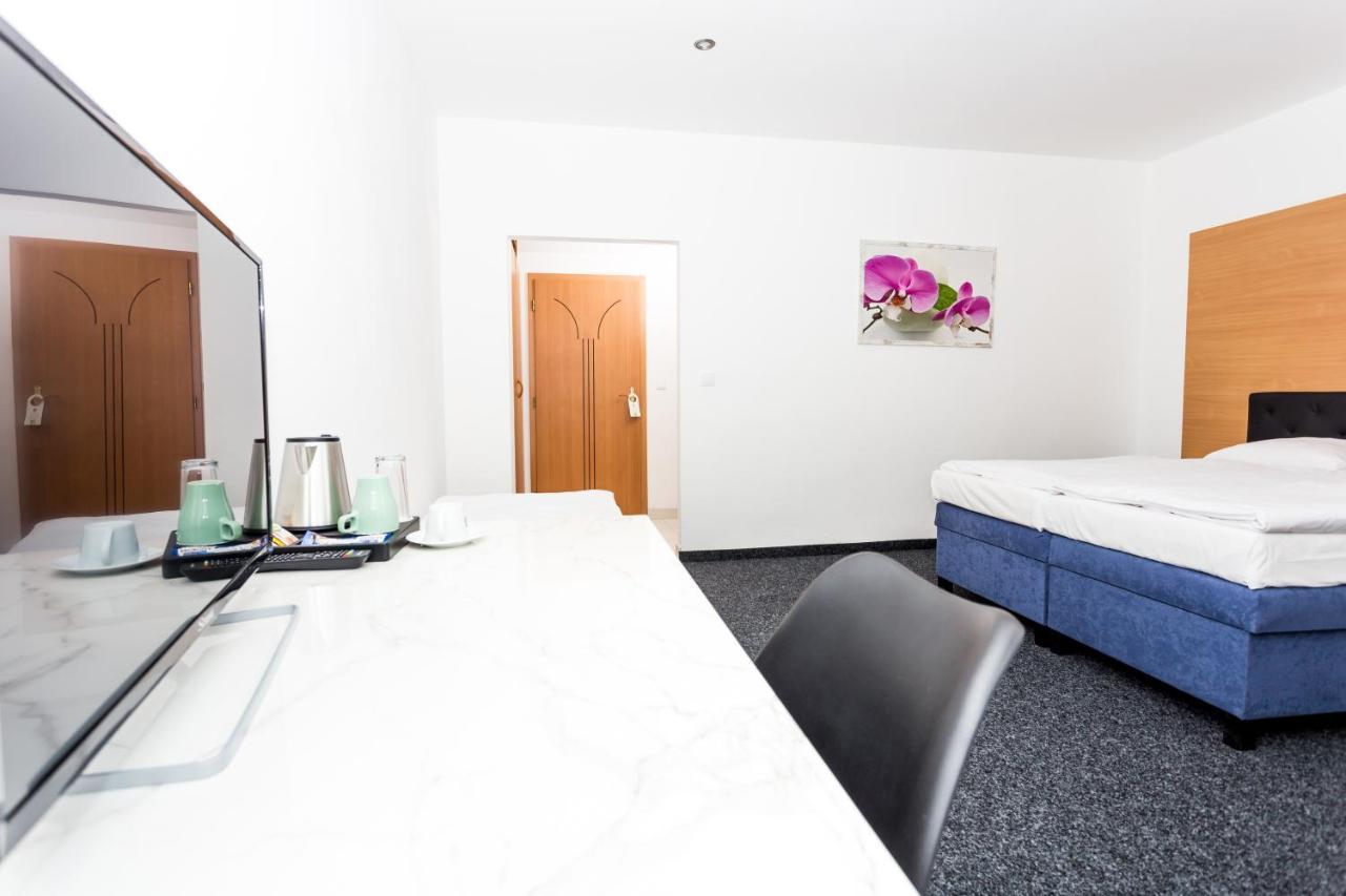 Hotel Joker Obrnice ภายนอก รูปภาพ