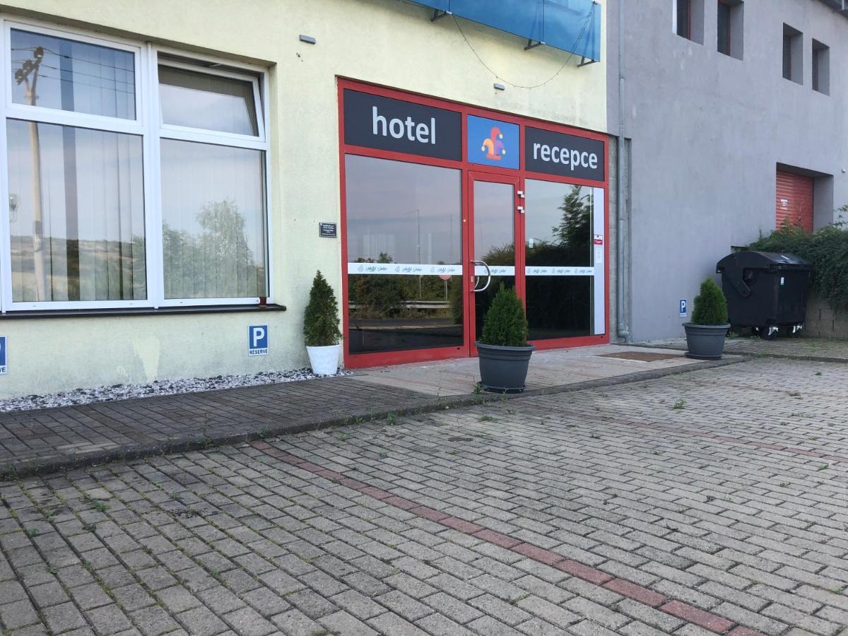 Hotel Joker Obrnice ภายนอก รูปภาพ